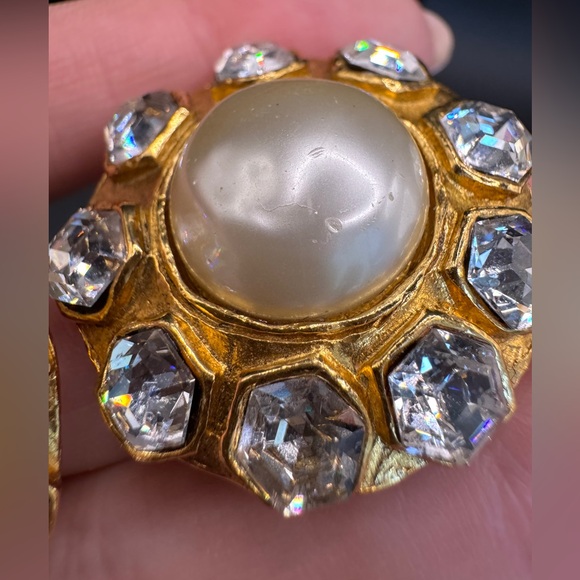 ‼️FINAL PRICE‼️ LOT 1108 24K gold plated CHANEL vintage clip on earrings - Picture 5 of 17